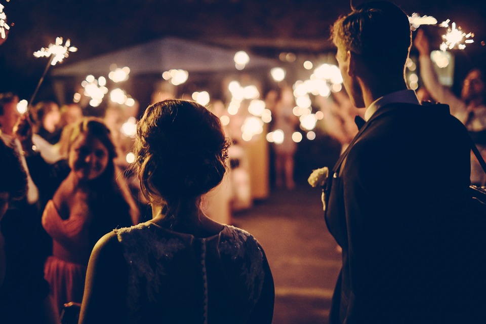 Wedding Dance Ideas that are Perfect for a Barn Wedding